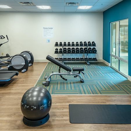Holiday Inn Express & Suites - Medford By Ihg Экстерьер фото