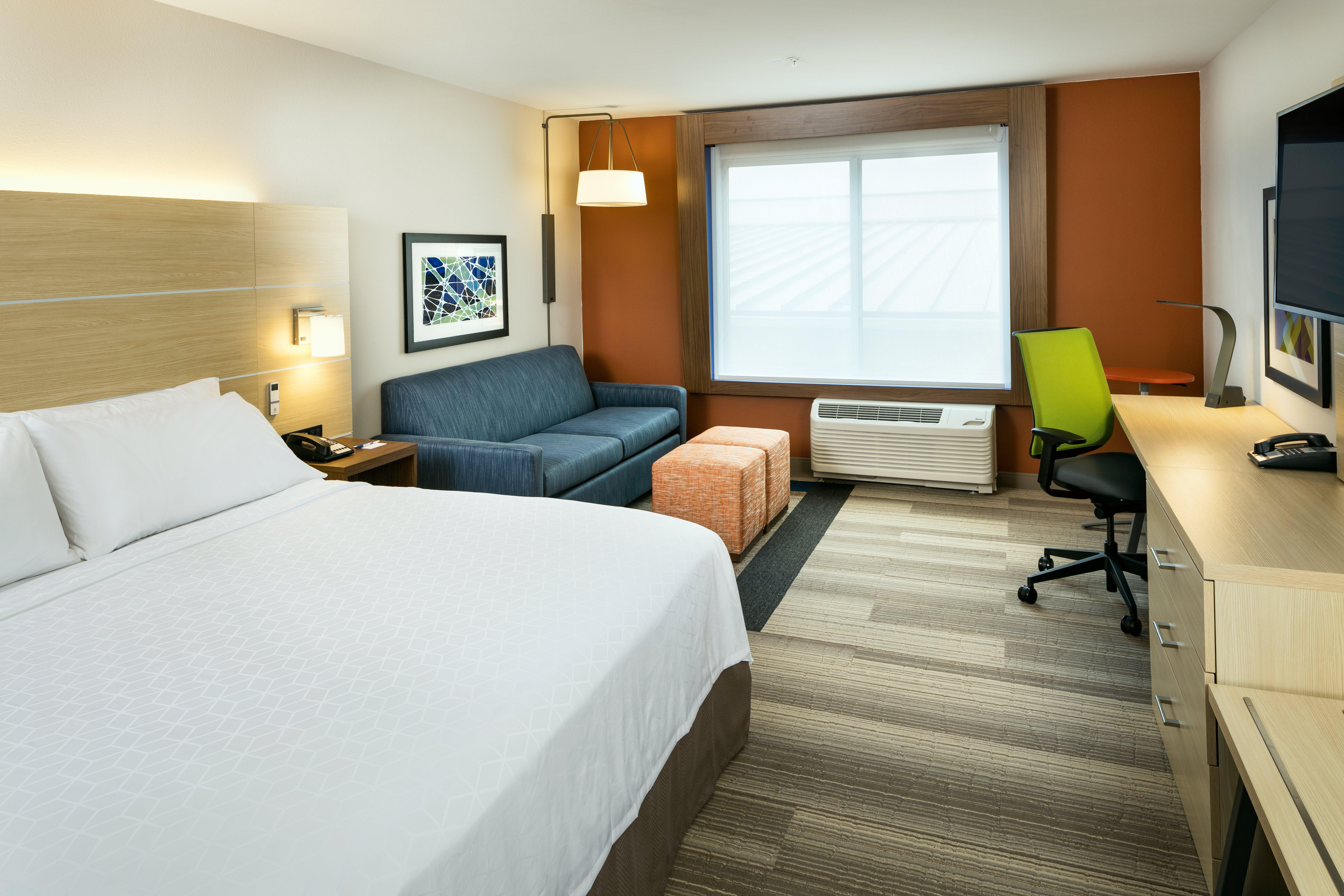 Holiday Inn Express & Suites - Medford By Ihg Экстерьер фото
