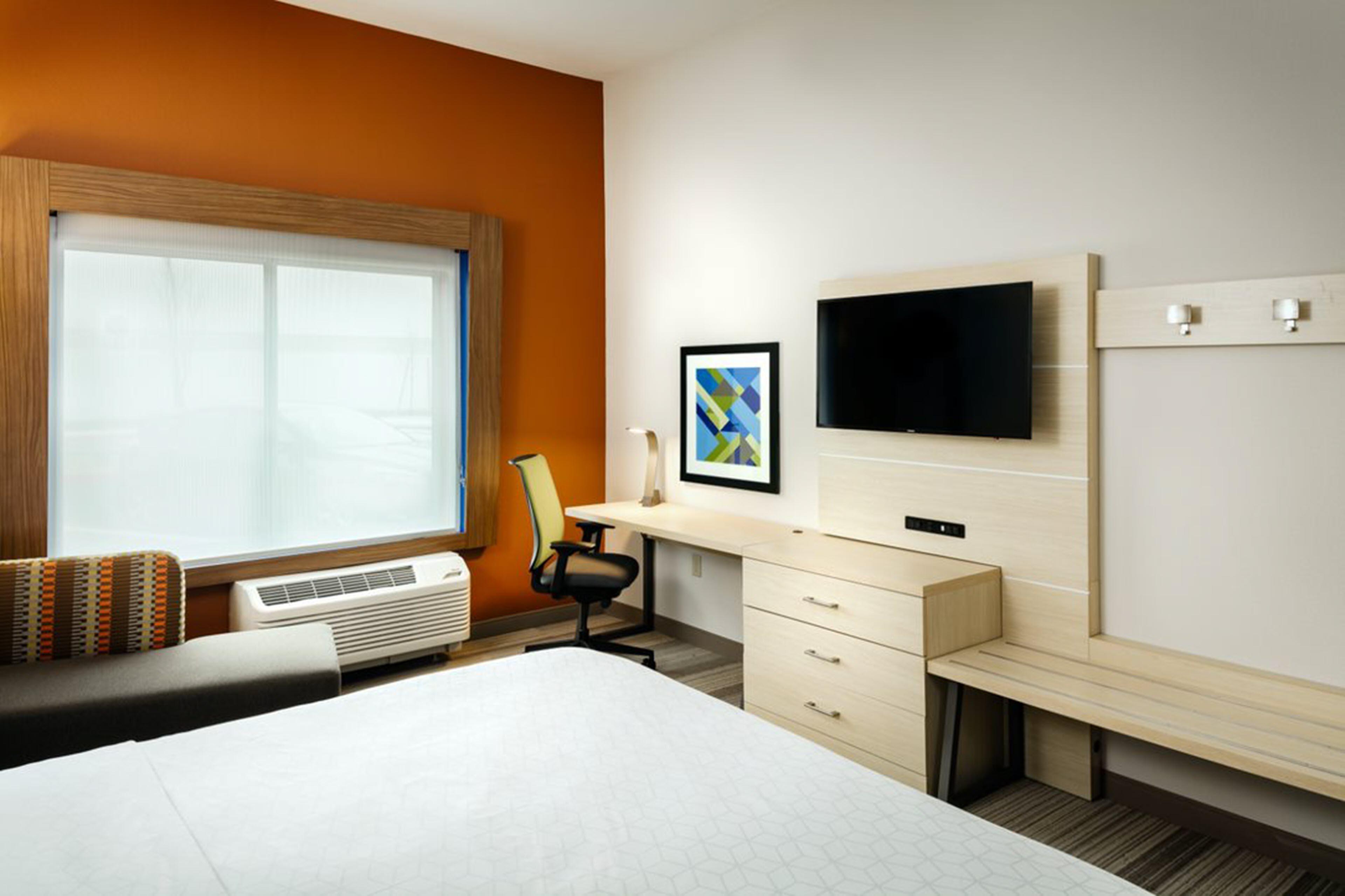 Holiday Inn Express & Suites - Medford By Ihg Экстерьер фото