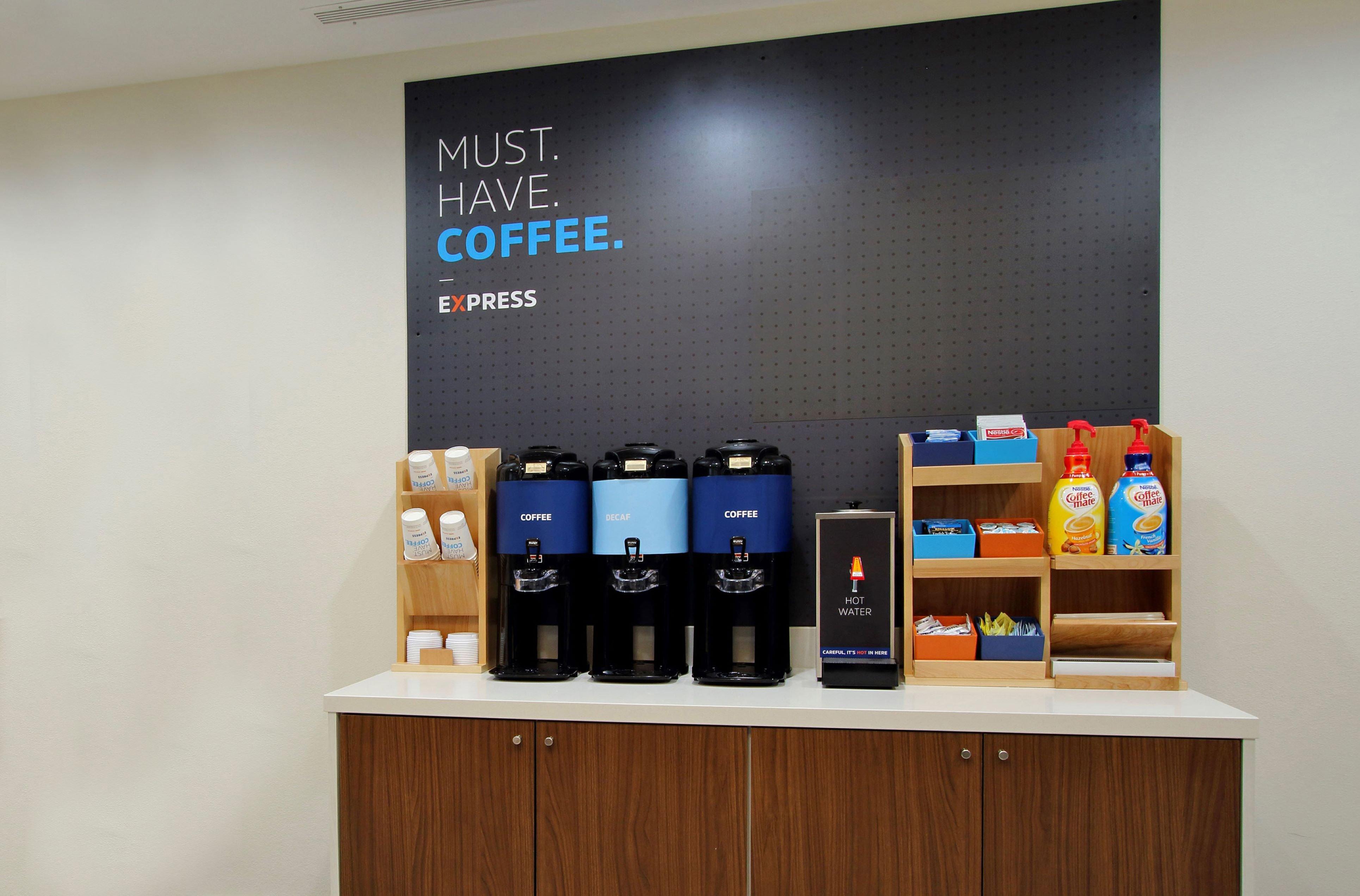 Holiday Inn Express & Suites - Medford By Ihg Экстерьер фото