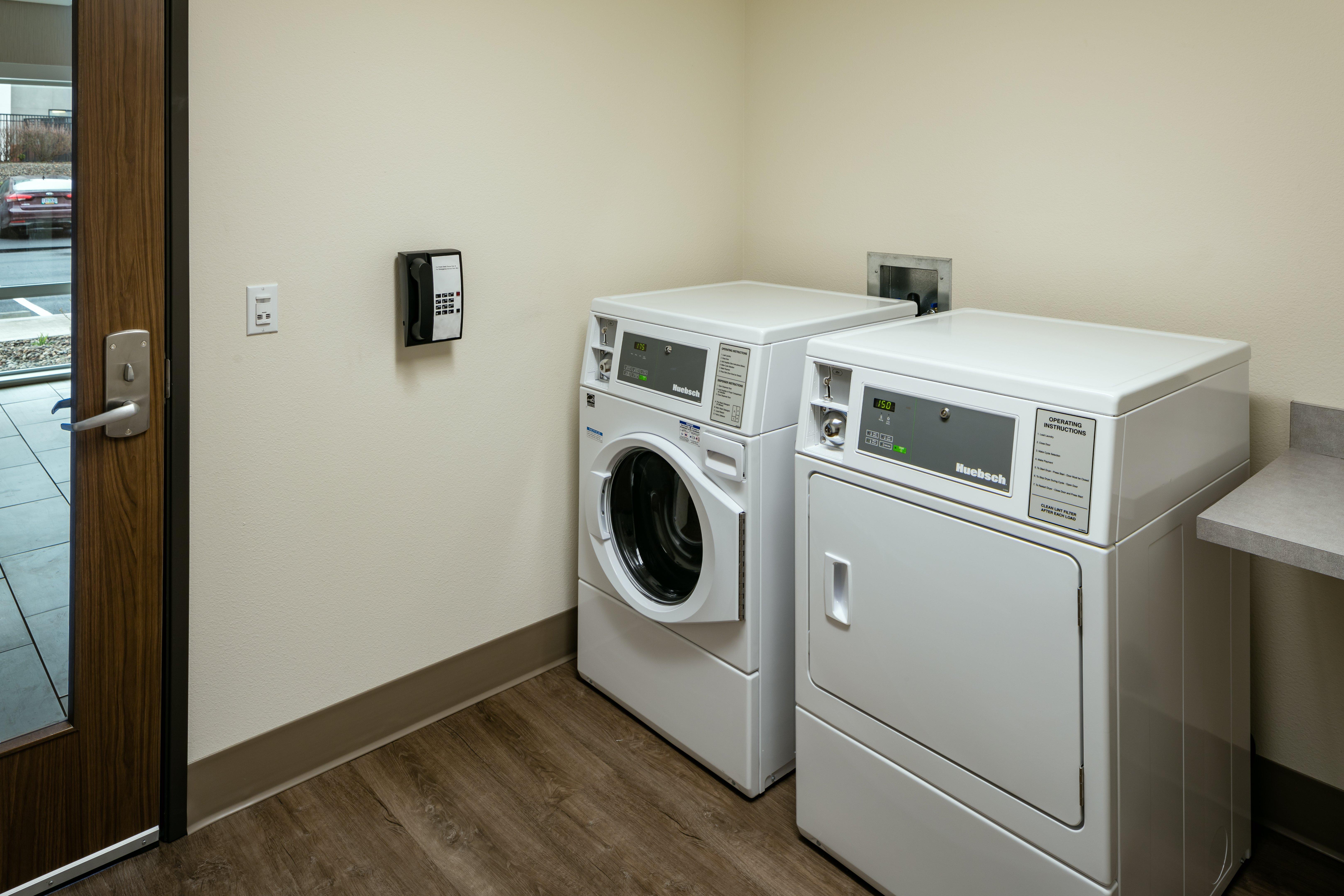 Holiday Inn Express & Suites - Medford By Ihg Экстерьер фото